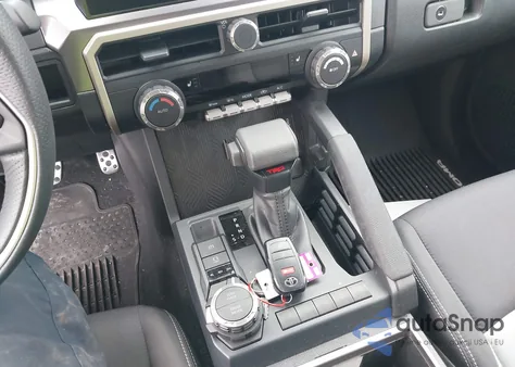 2025 Toyota Tacoma Trd Sport 4Wd z USA, uszkodzony, nr VIN 3TMLB5JN1SM116032